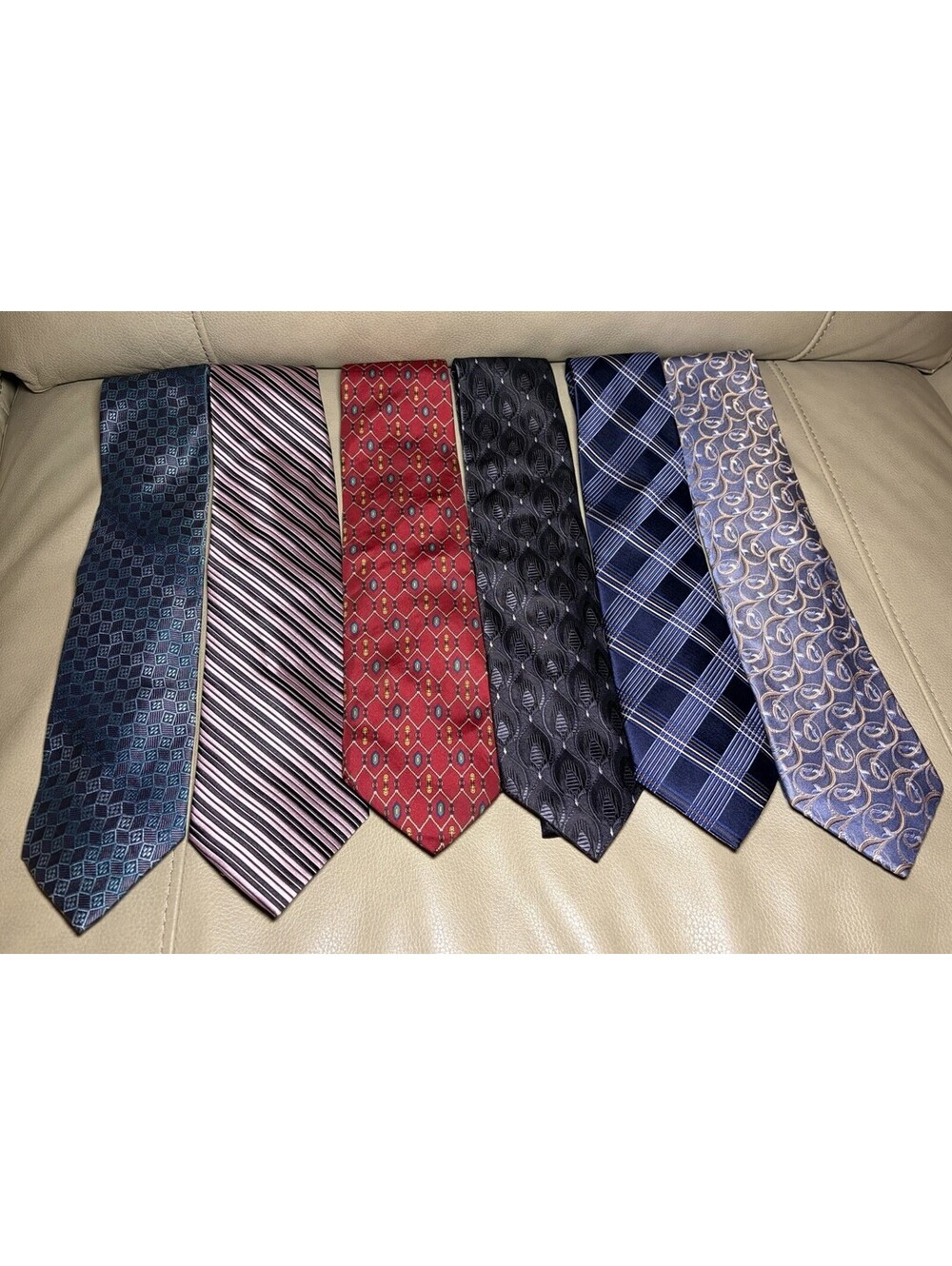 Lot Of 30 Men’s Ties Wear Crafting or Resale Mostly Silk Many Colors Patterns